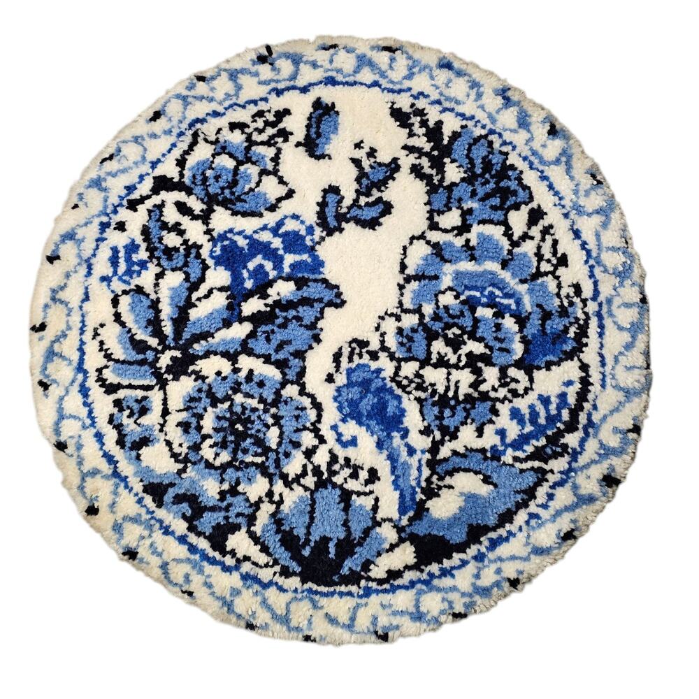 Vtg MCM 50s Latch hook Rug Circle Blue Floral Handmade Cottage Shabby 32" Round